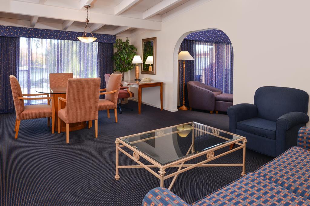 Red Lion Hotel Woodlake Conference Center Sacramento Dış mekan fotoğraf