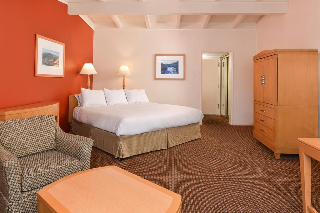 Red Lion Hotel Woodlake Conference Center Sacramento Dış mekan fotoğraf